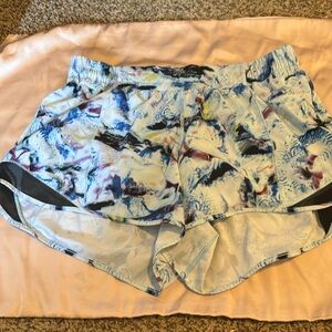 Lululemon hotty hot shorts size 12 tall